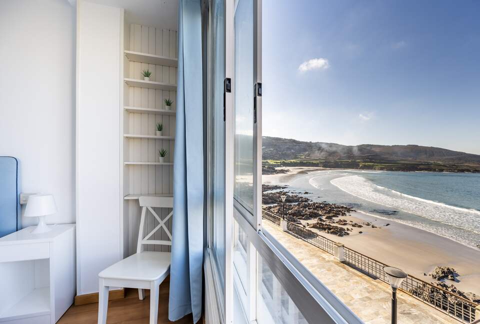 Waterfront Caion Apartment - A Laracha, Caion, Spain