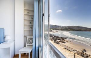 Waterfront Caion Apartment - A Laracha, Caion, Spain