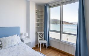 Waterfront Caion Apartment - A Laracha, Caion, Spain