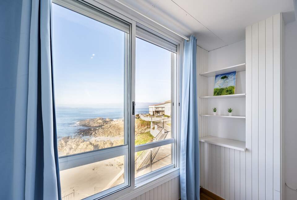 Waterfront Caion Apartment - A Laracha, Caion, Spain