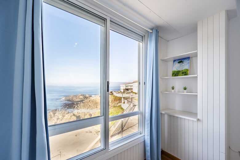 Waterfront Caion Apartment - A Laracha, Caion, Spain