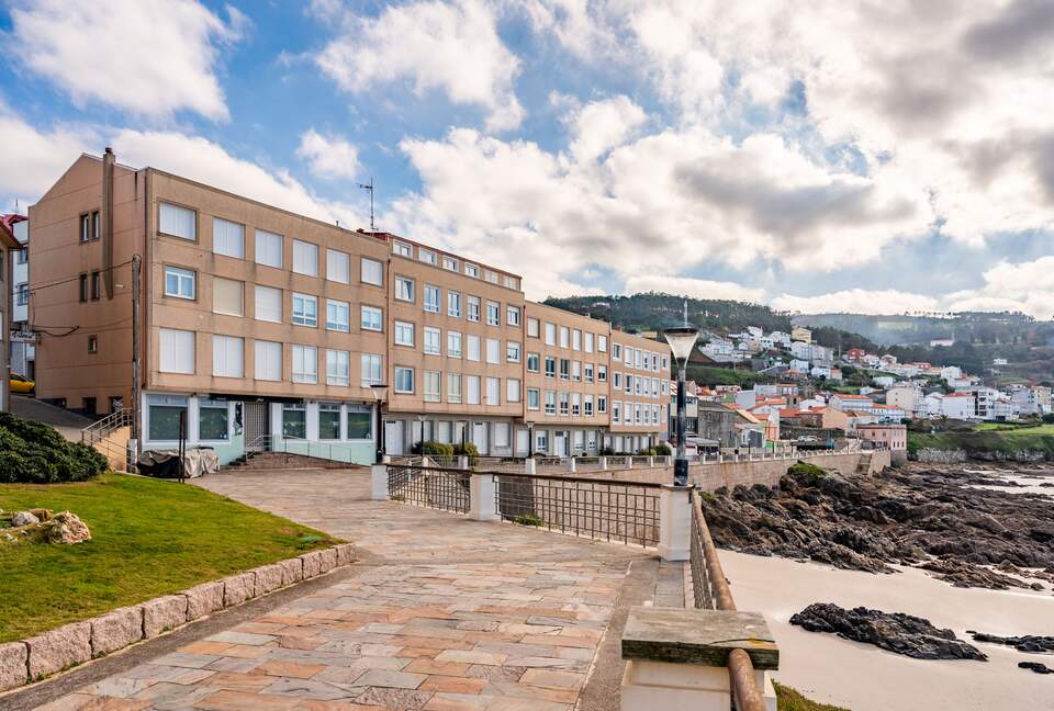 Waterfront Caion Apartment - A Laracha, Caion, Spain