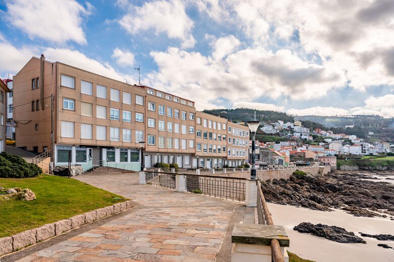 Waterfront Caion Apartment - A Laracha, Caion, Spain