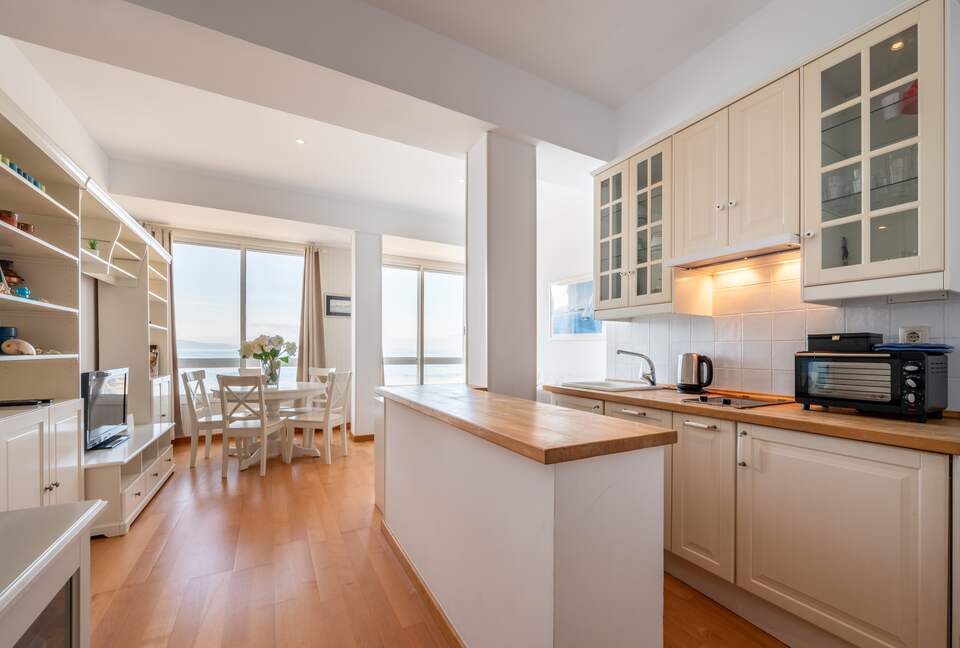 Waterfront Caion Apartment - A Laracha, Caion, Spain