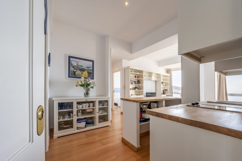 Waterfront Caion Apartment - A Laracha, Caion, Spain