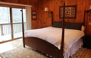 Lakefront Getaway on Fontana Lake Private with Dock Pontoon - Bryson City, North Carolina