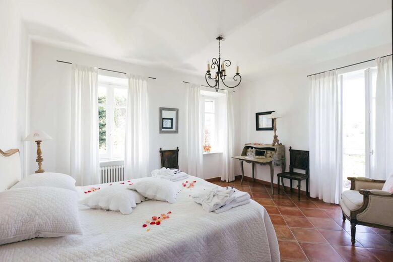 Bosco Bracco: Scenic Hilltop Vineyard Retreat in Asti - Canelli, Italy