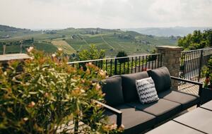 Bosco Bracco: Scenic Hilltop Vineyard Retreat in Asti - Canelli, Italy