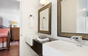 The Lucy House: Chic Palm Springs Retreat - Palm Springs, California