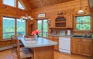 Sunday River Getaway | Minutes from the Mountain! - Newry, Maine