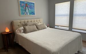 queen size bedroom