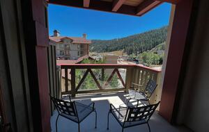 Luxury Alpine Retreat w Stunning Views & Summer/Fall Adventures at Palisades Tahoe - Olympic Valley, California