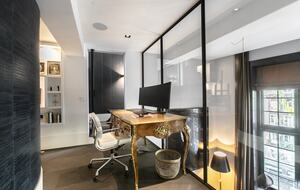 Stunning Canal House on a Quiet Canal in the Center of Town - Amsterdam, Netherlands