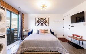 Ideallic Modern Mountain Hub - Dillon, Colorado