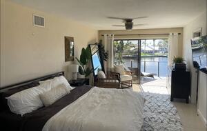 Stunning Waterfront Cape Coral House - Cape Coral, Florida