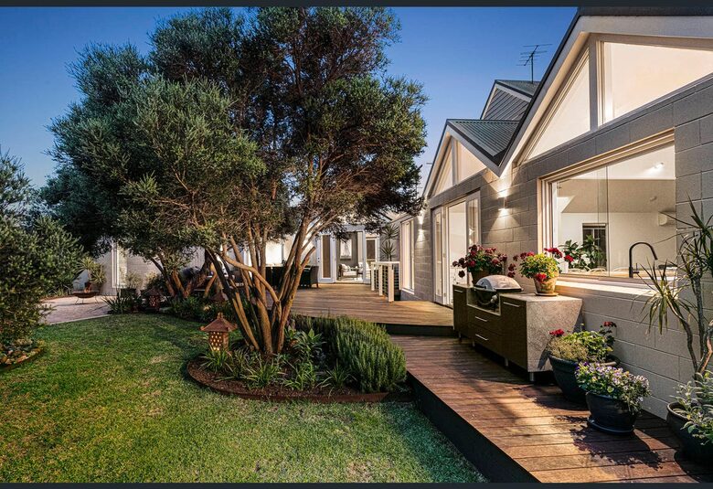 Elegant Oceanview Retreat Surrounded by Nature - Point Lonsdale, Australia