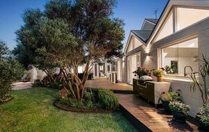 Elegant Oceanview Retreat Surrounded by Nature - Point Lonsdale, Australia