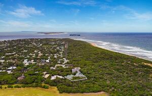 Elegant Oceanview Retreat Surrounded by Nature - Point Lonsdale, Australia