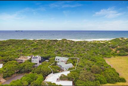 Elegant Oceanview Retreat Surrounded by Nature - Point Lonsdale, Australia