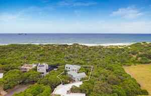Elegant Oceanview Retreat Surrounded by Nature - Point Lonsdale, Australia