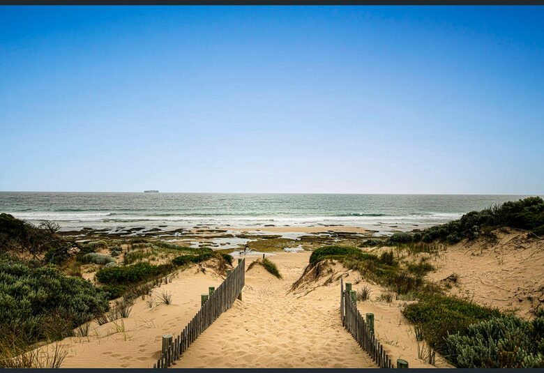 Elegant Oceanview Retreat Surrounded by Nature - Point Lonsdale, Australia