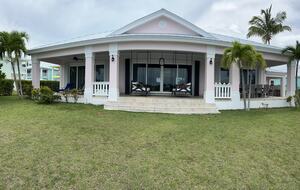 Spacious Waterfront Haven in Bahamas, Treasure Cay - Treasure cay, Bahamas