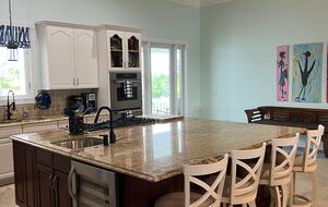 Spacious Waterfront Haven in Bahamas, Treasure Cay - Treasure cay, Bahamas