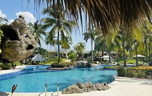 Exquisite 6,000 sqft Beach Villa with Resort-Like Pool - Puerto San Jose, Guatemala