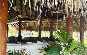 Exquisite 6,000 sqft Beach Villa with Resort-Like Pool - Puerto San Jose, Guatemala