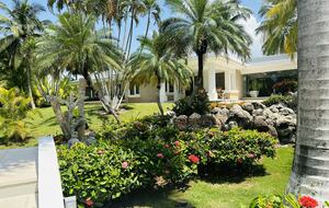 Exquisite 6,000 sqft Beach Villa with Resort-Like Pool - Puerto San Jose, Guatemala