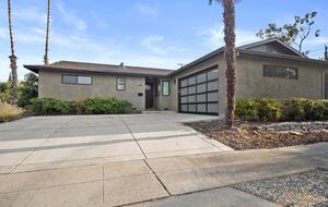 Bright Renovated Getaway | With Private Deck in San Francisco Bay Area - Campbell, California