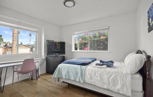 Bright Renovated Getaway | With Private Deck in San Francisco Bay Area - Campbell, California