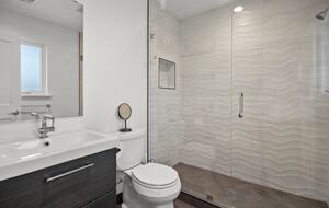 Bright Renovated Getaway | With Private Deck in San Francisco Bay Area - Campbell, California