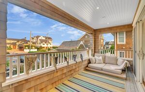 Deck for Junior Primary Suite