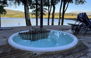 Tall Pines Waterfront Highland Lodge - Gairlochy, United Kingdom