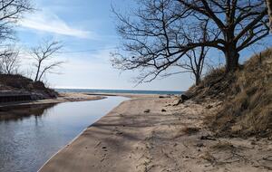Spacious Mears Retreat - Steps From Lake Michigan and Sand Dunes - Mears, Michigan