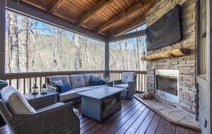 Allspice Court Cottage | Bear Lake Reserve - Tuckasegee, North Carolina