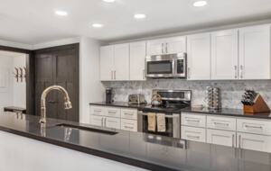 Stunning Avon Condo at The Lodge | Walk to Beaver Creek Gondola - Avon, Colorado