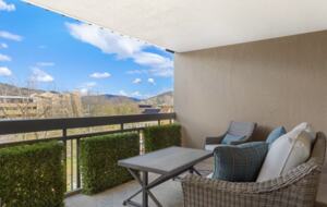 Stunning Avon Condo at The Lodge | Walk to Beaver Creek Gondola - Avon, Colorado