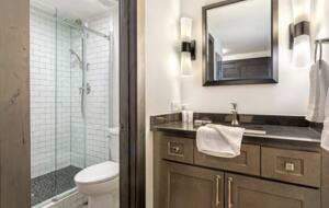 Stunning Avon Condo at The Lodge | Walk to Beaver Creek Gondola - Avon, Colorado