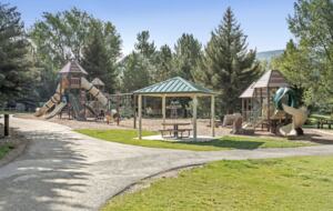 Stunning Avon Condo at The Lodge | Walk to Beaver Creek Gondola - Avon, Colorado