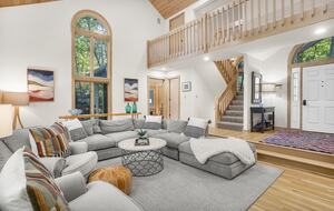 Wintergreen Retreat: Steps to Great Hiking on the Appalachain Trail - Wintergreen Resort, Virginia