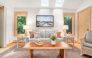 Wintergreen Retreat: Steps to Great Hiking on the Appalachain Trail - Wintergreen Resort, Virginia