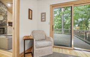 Wintergreen Retreat: Steps to Great Hiking on the Appalachain Trail - Wintergreen Resort, Virginia