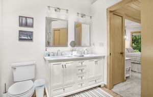 Wintergreen Retreat: Steps to Great Hiking on the Appalachain Trail - Wintergreen Resort, Virginia