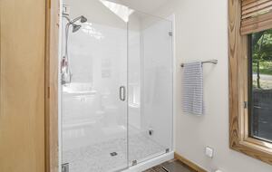 Wintergreen Retreat: Steps to Great Hiking on the Appalachain Trail - Wintergreen Resort, Virginia