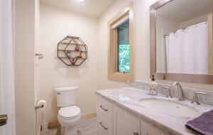 Wintergreen Retreat: Steps to Great Hiking on the Appalachain Trail - Wintergreen Resort, Virginia