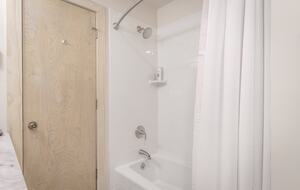 Wintergreen Retreat: Steps to Great Hiking on the Appalachain Trail - Wintergreen Resort, Virginia