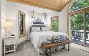 Wintergreen Retreat: Steps to Great Hiking on the Appalachain Trail - Wintergreen Resort, Virginia