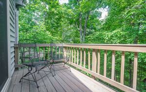 Wintergreen Retreat: Steps to Great Hiking on the Appalachain Trail - Wintergreen Resort, Virginia